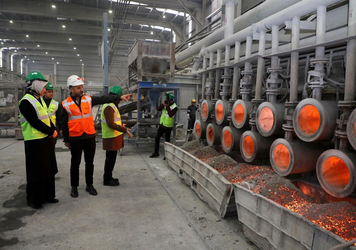 Vali dünyanın sayılı tesislerinden olan magnezyum tesisini inceledi