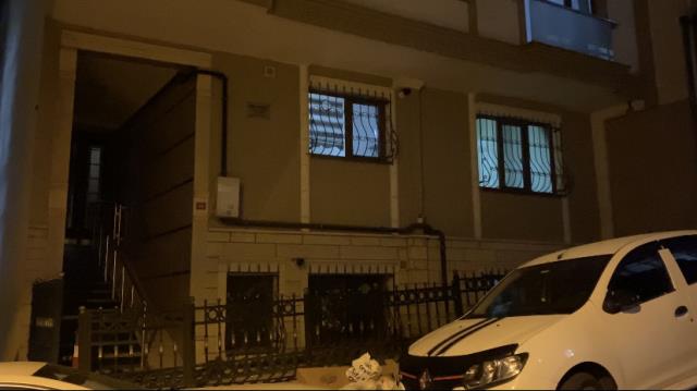 Yakutistanlı astrolog İstanbul'daki evinde ölü bulundu! Polis ekipleri İranlı erkek arkadaşının peşinde Yakutistanlı astrolog İstanbul'daki evinde ölü bulundu! Polis ekipleri İranlı erkek arkadaşının peşinde