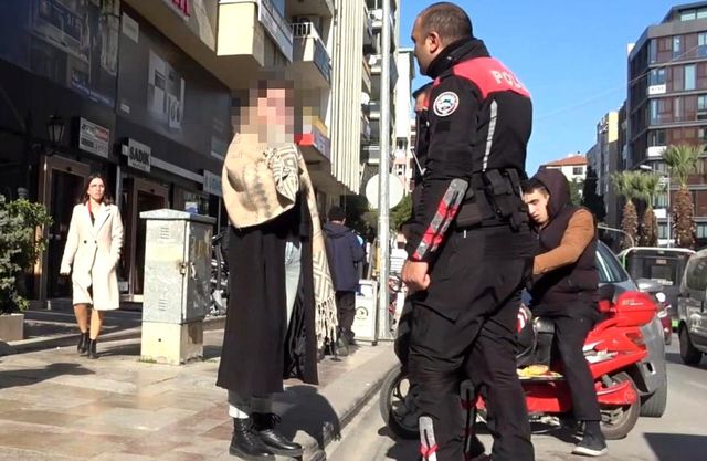 4 bin lirası bıçak zoruyla gasp edilen genç kız, şikayetçi olmamak için ağladı 4 bin lirası bıçak zoruyla gasp edilen genç kız, şikayetçi olmamak için ağladı