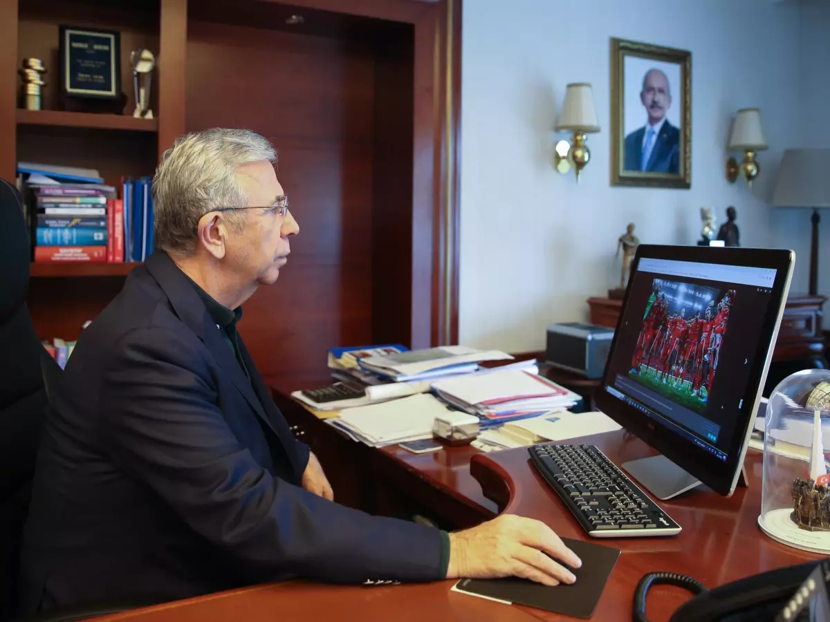 ABB Başkanı Yavaş, AA'nın 'Yılın Fotoğrafları' oylamasına katıldı