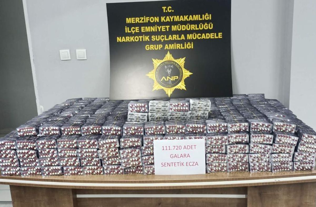 Amasya\'da yolcu otobüsünde 111 bin 720 uyuşturucu hap ele geçirildi