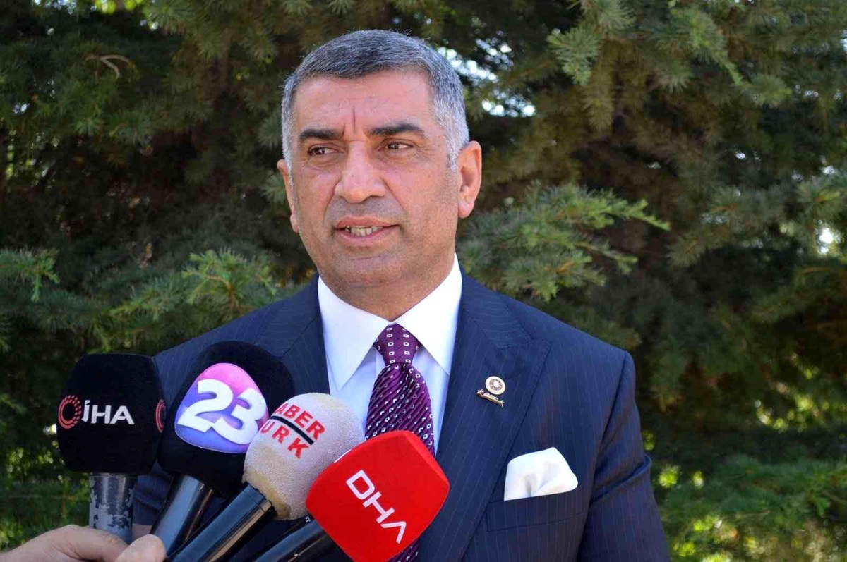 CHP\'li Erol: "Cumhurbaşkanlığı adaylığı ile ilgili nitelik ve vasıfları Genel Başkanımızda görüyoruz"