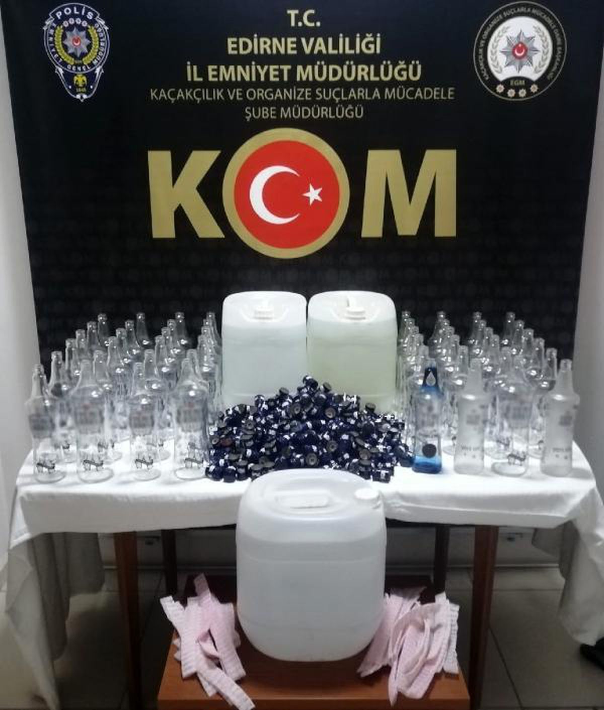 Edirne\'de yılbaşı öncesi denetim; 75 litre etil alkol ele geçirildi
