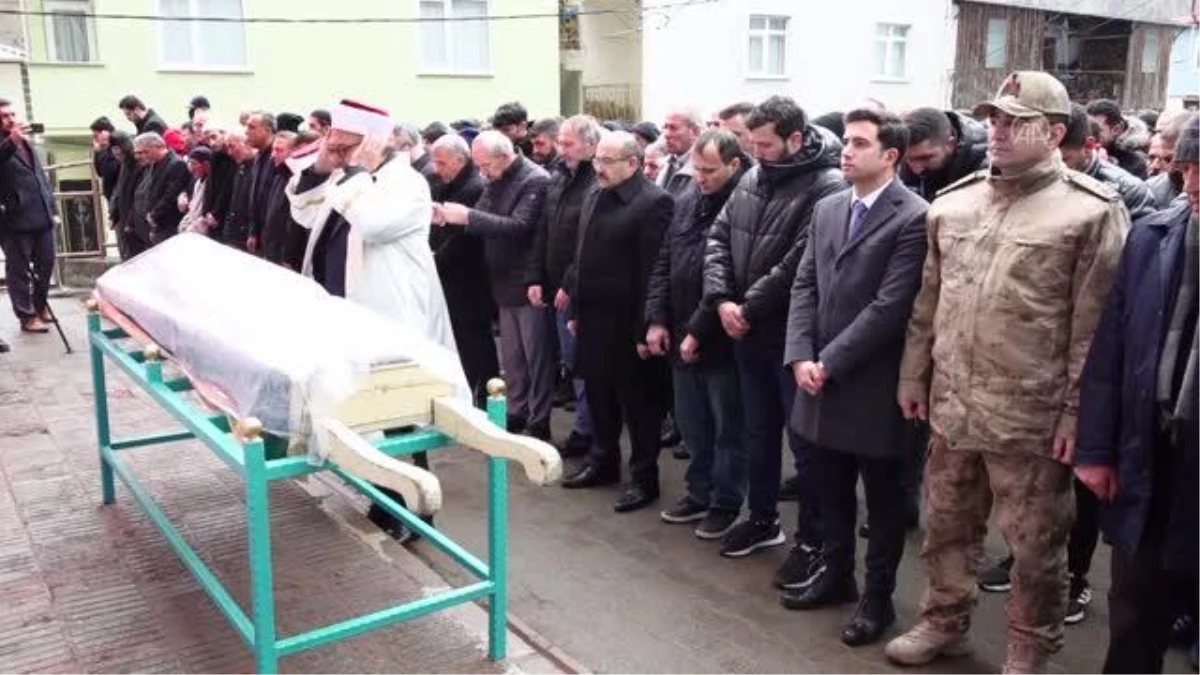 Fransa\'da öldürülen Türk gencin cenazesi toprağa verildi - Baba Asım Genç