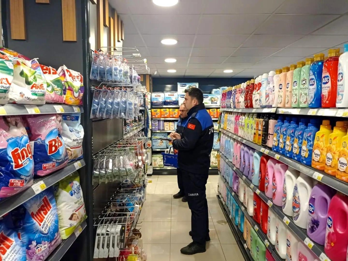 Gazipaşa\'da zabıta ekipleri marketleri denetledi