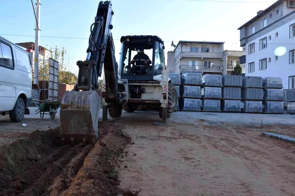 Germencik Belediyesi\'nin Sanayi Sitesindeki Üstyapı Çalışmaları Sürüyor