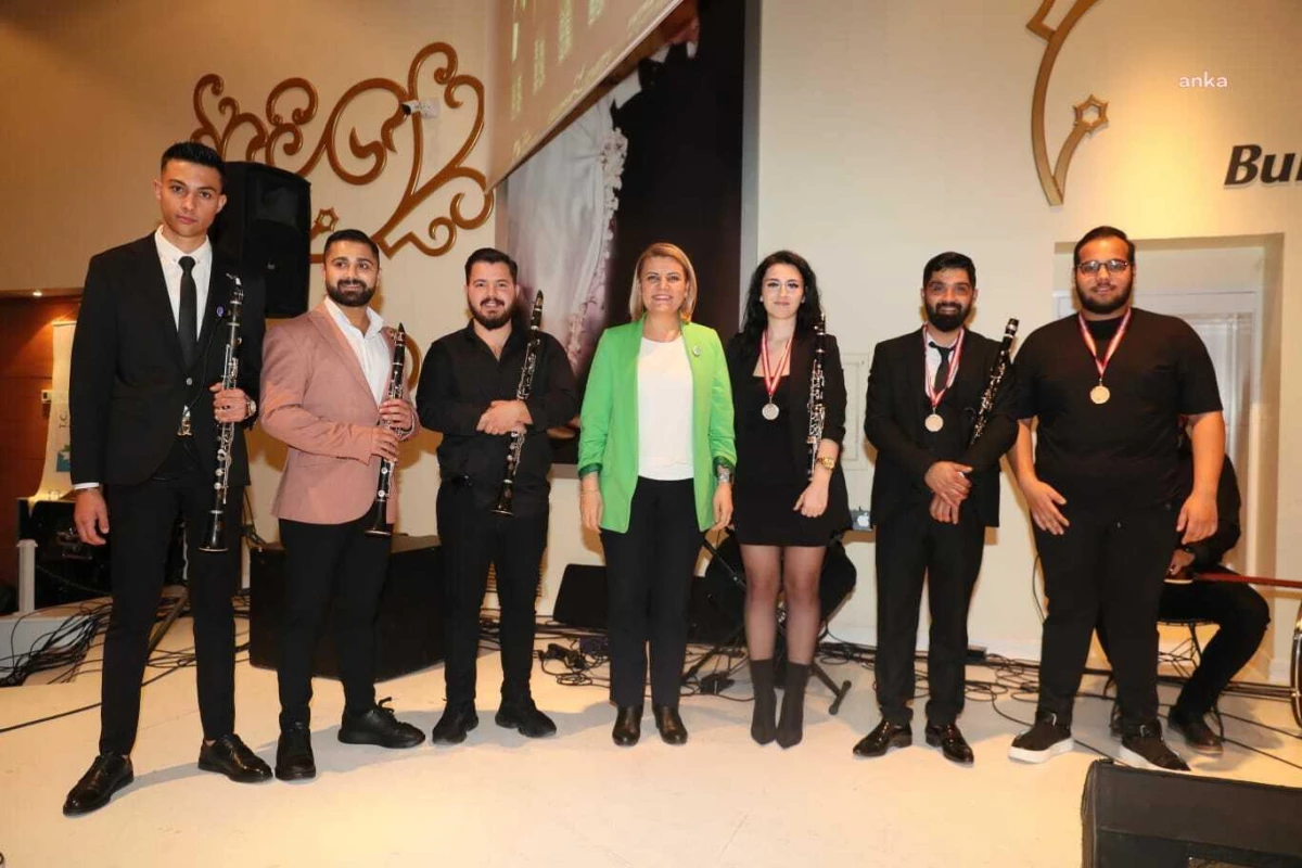 İzmit Belediyesi\'nin \'Mustafa Kandıralı Klarnet Yarışması\'nda Ödüller Sahiplerini Buldu