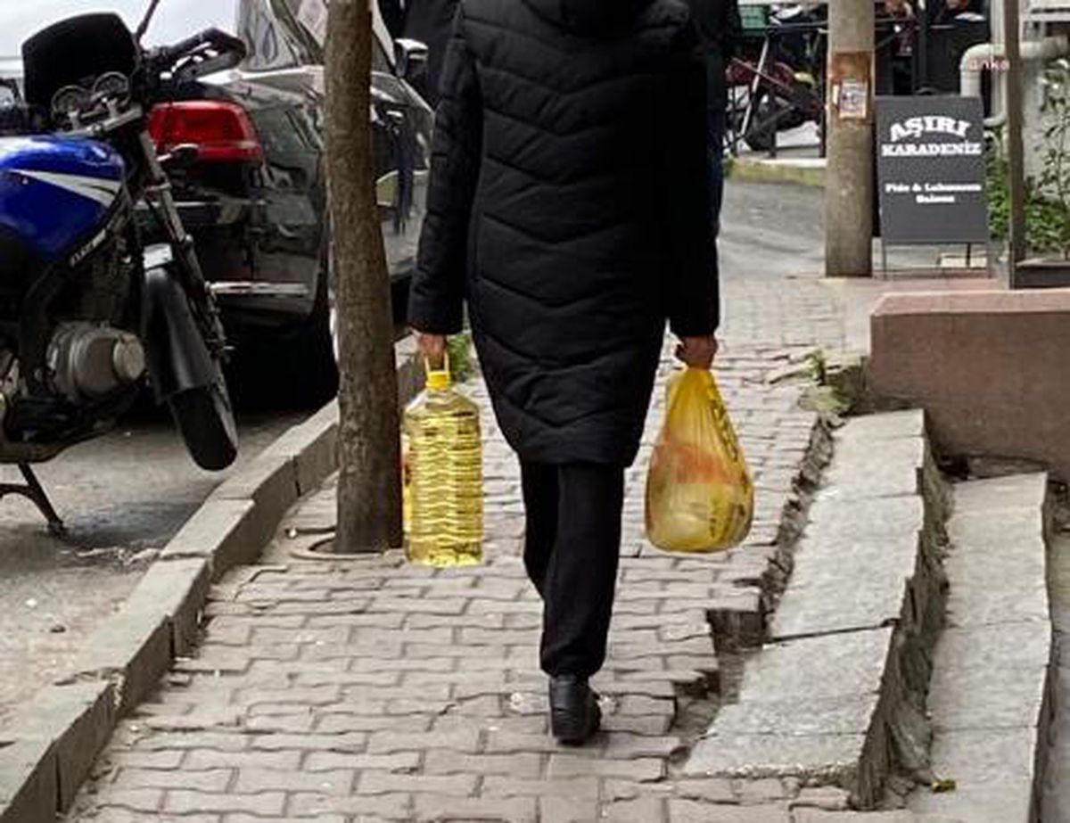 Plastik Poşetlerinden Alınan "Katılım Payı" 38,5 Kuruşa Çıkarıldı, Vatandaşlar 25 Kuruş Ödemeye Devam Edecek