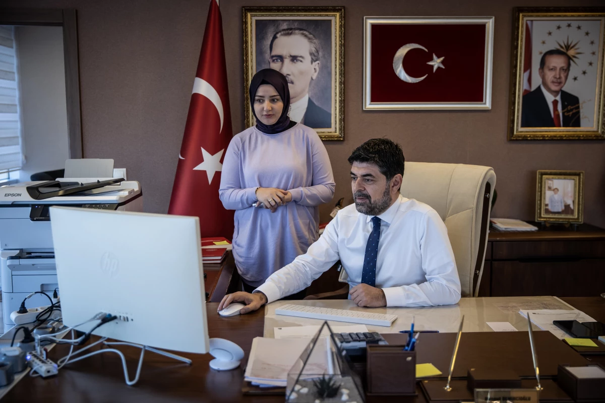 Sosyal Yardımlar Genel Müdürü Demircioğlu, AA\'nın "Yılın Fotoğrafları" oylamasına katıldı