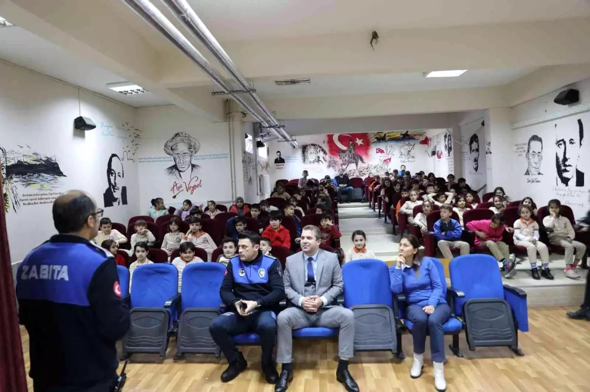 Yalova\'da zabıtadan bilinçli tüketici eğitimi