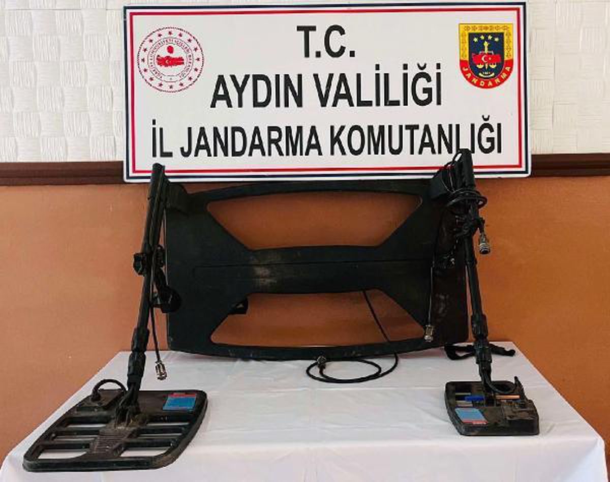 Bahçede \'define\' kazısına 3 gözaltı