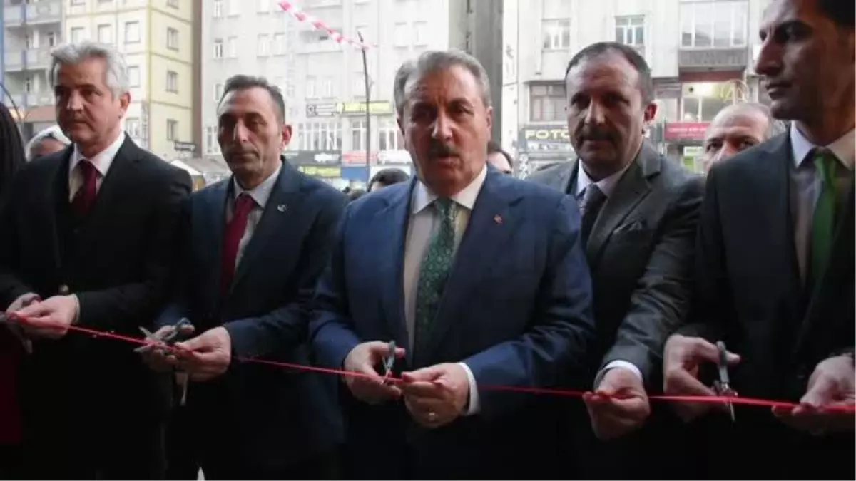 Büyük Birlik Partisi Genel Başkanı Destici, Hakkari\'de konuştu