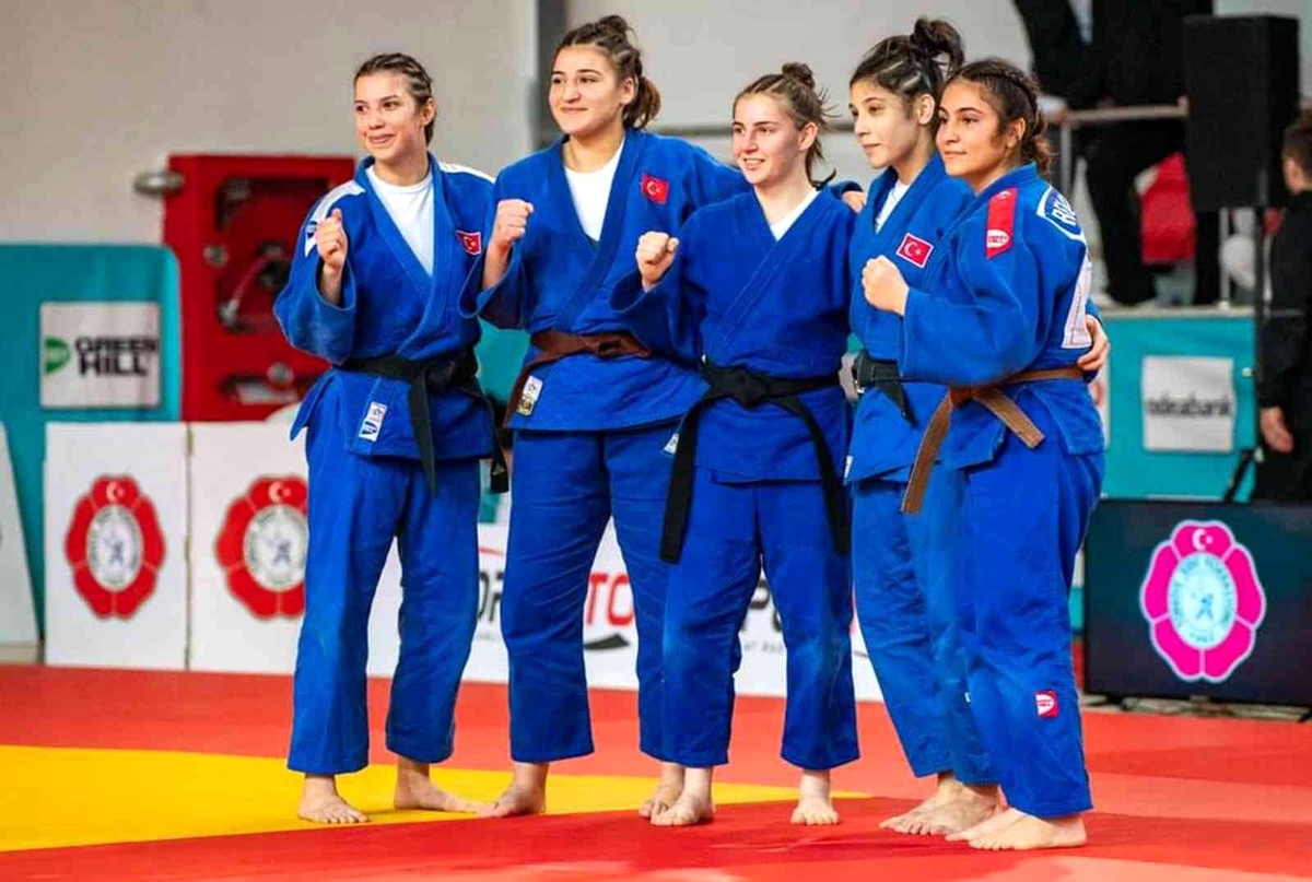 Denizlili Kadın Judo Takımı Avrupa Golden Lig\'de