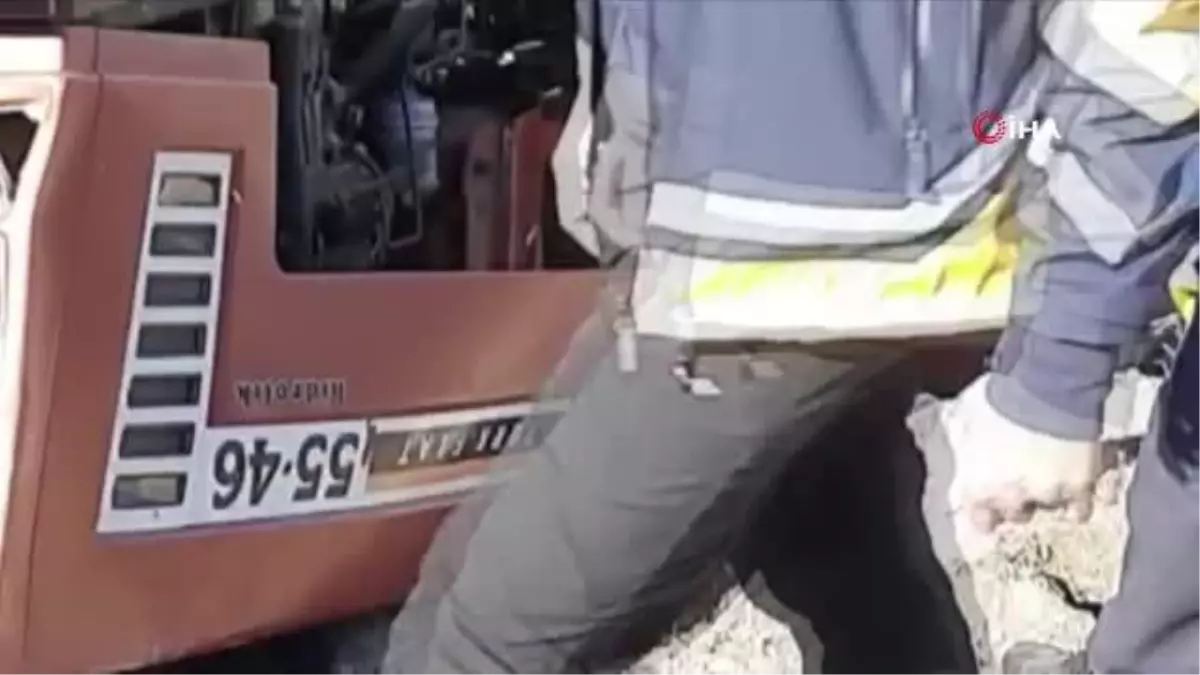 Devrilen traktörün altında kalarak can verdi