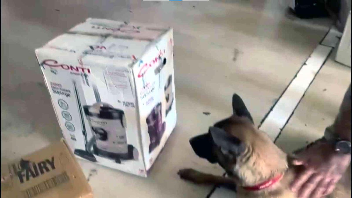 Elektrik süpürgesinde uyuşturucu yakalandı