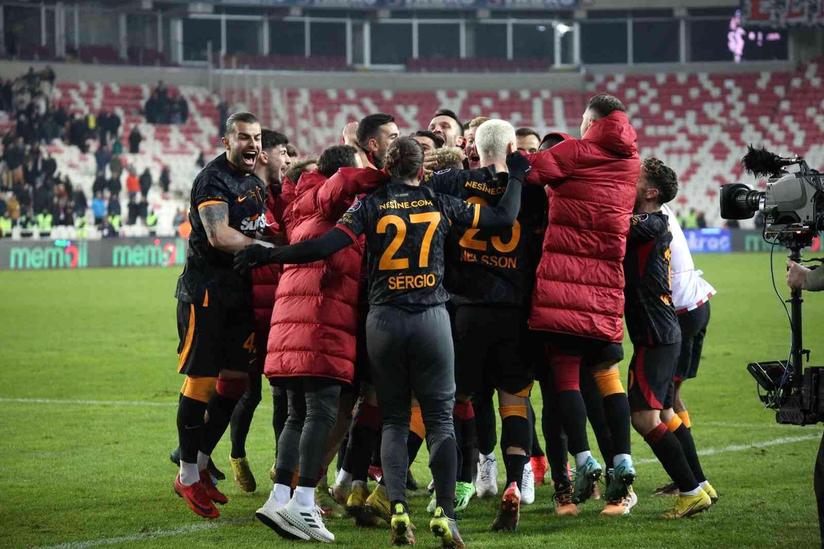 Galatasaray\'dan maç sonu büyük sevinç