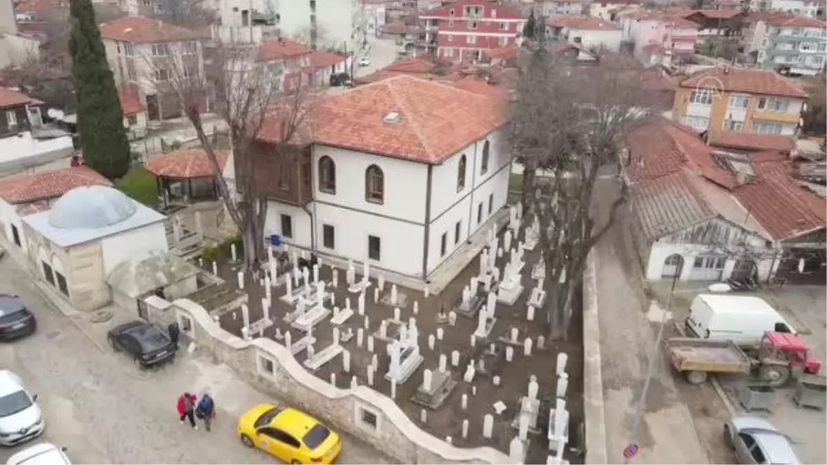 Hasan Sezai Dergahı haziresindeki mezar taşları onarıldı