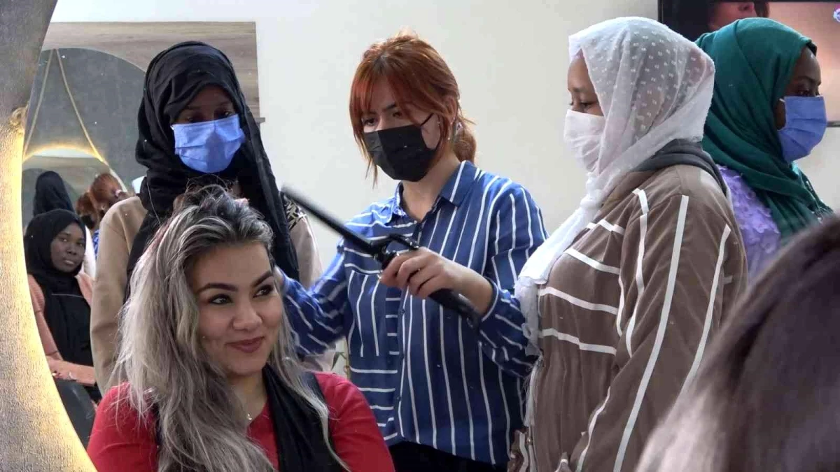 İlk kez ülkelerinden ayrılan Çadlı kadınlar Türkiye\'de meslek öğreniyor