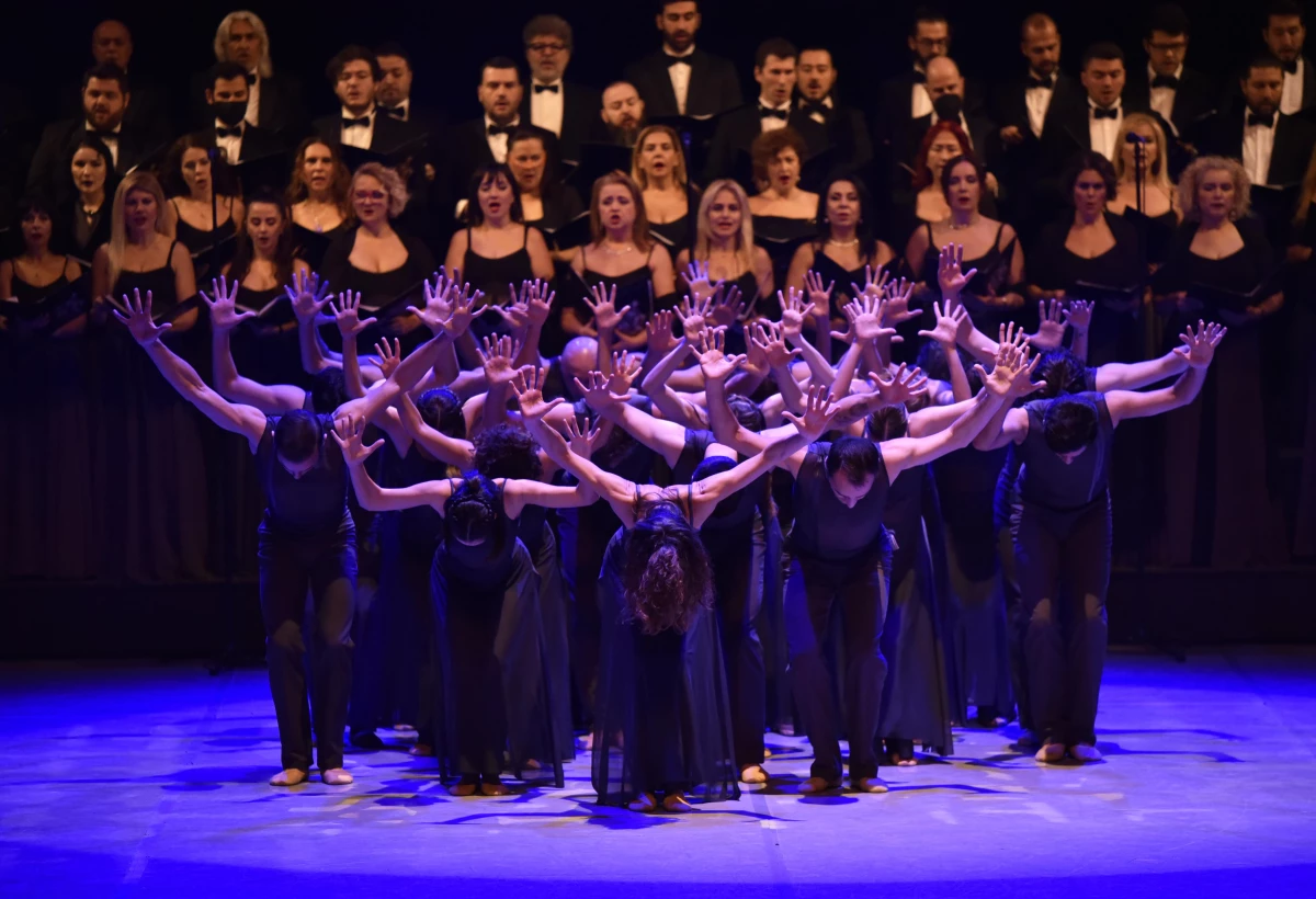 İzmir Devlet Opera ve Balesi, 40. yılına özel konser verdi