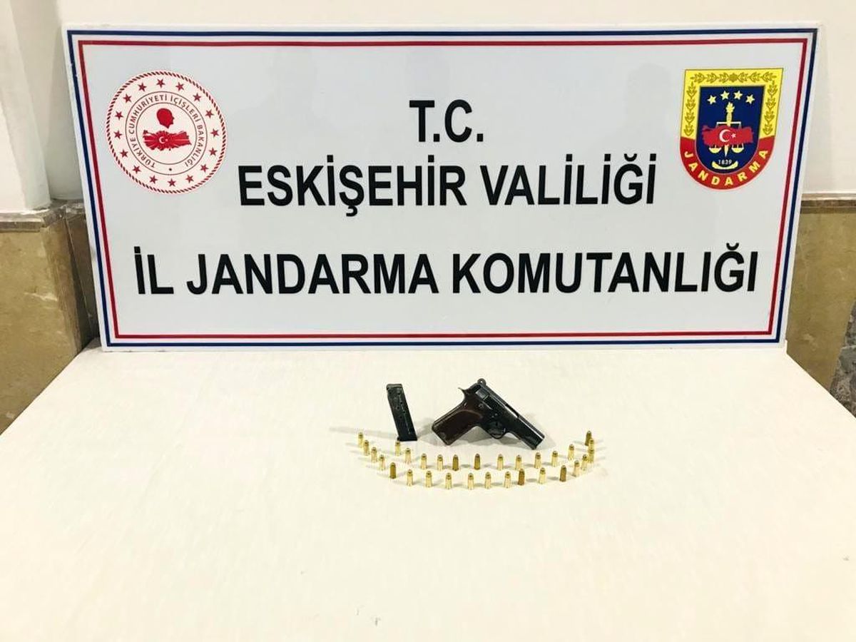 Jandarma ekiplerinin operasyonunda tabanca ele geçirildi