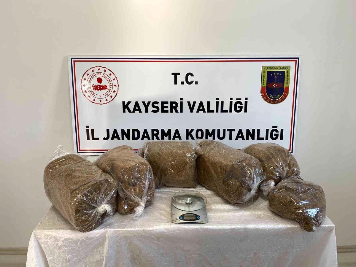 Kayseri\'de 16 kilo kaçak tütün ele geçirildi