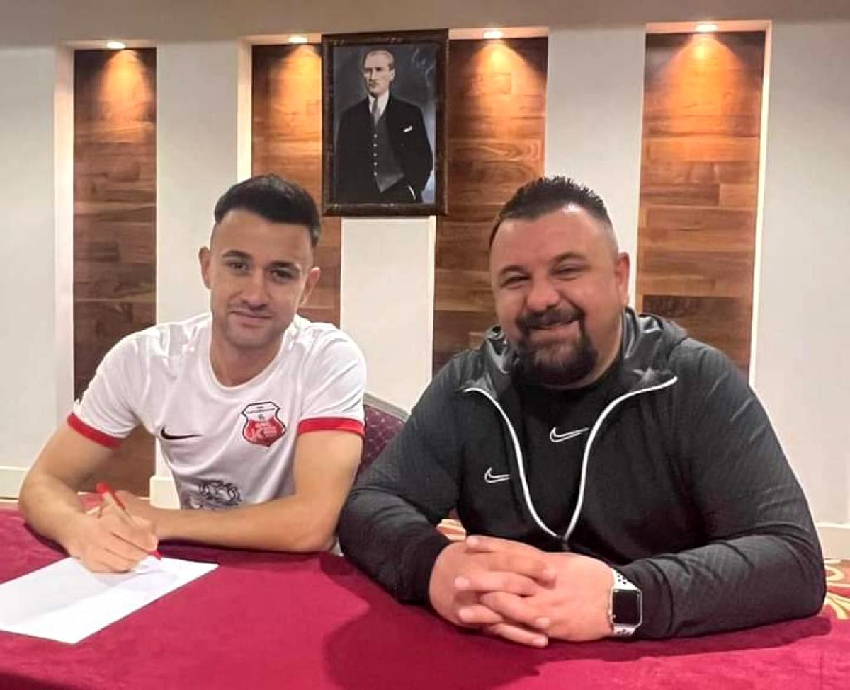 Kocaelispor\'da Yiğitali Bayrak ile yollar ayrıldı