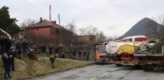 Kosova'nın kuzeyindeki barikatların kaldırılmasına başlandı