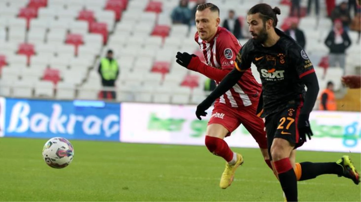 Zorlu Sivas deplasmanından galibiyetle dönen Galatasaray, 2022 yılını lider bitirdi