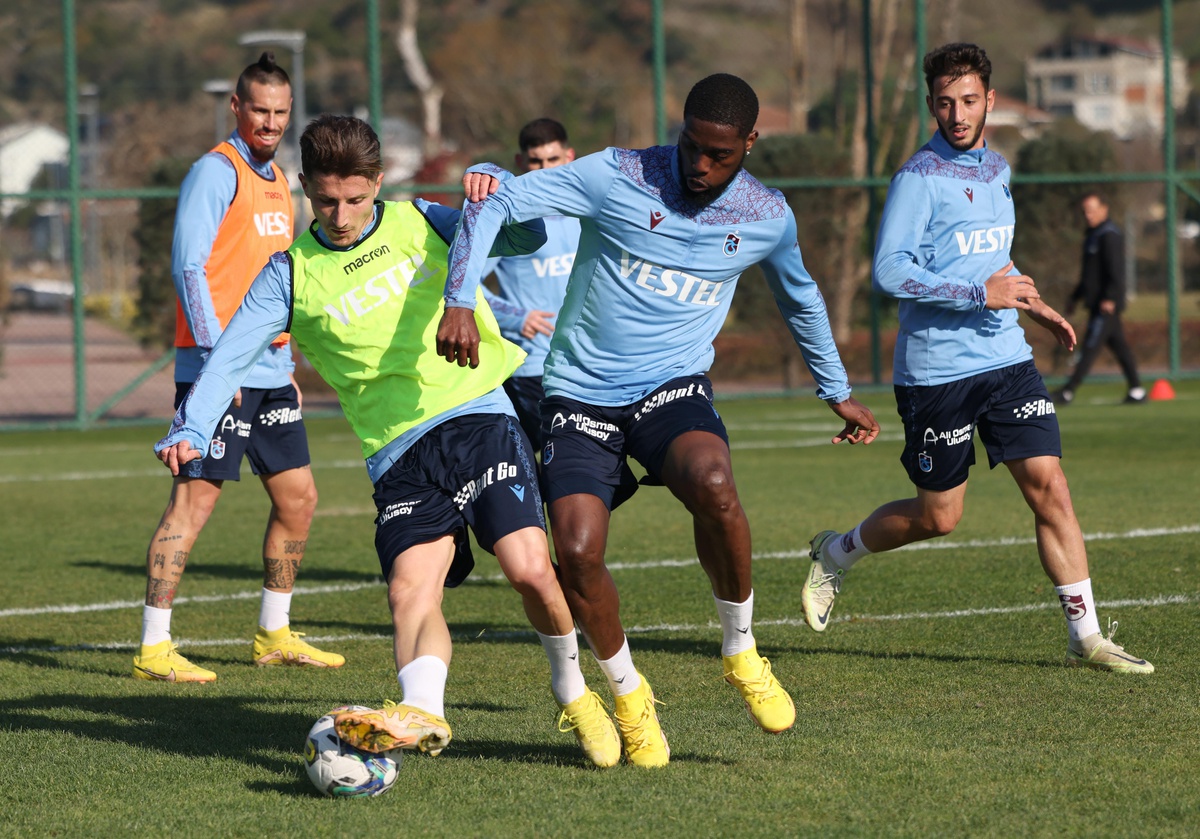Trabzonspor, Giresunspor maçı hazırlıklarına İstanbul\'da başladı