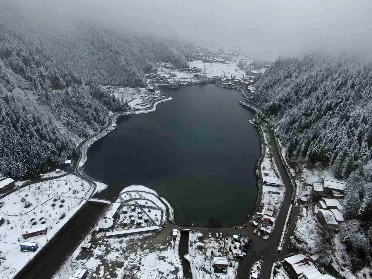 Uzungöl\'de işletmeler kapattı, yılbaşı beklentisi yine gerçekleşmedi