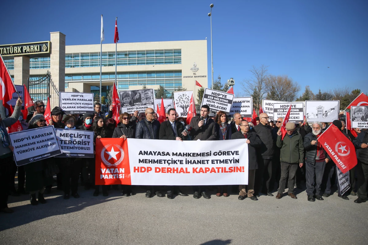 Vatan Partisi, HDP\'nin kapatılması için AYM önünde nöbet eylemi başlattı