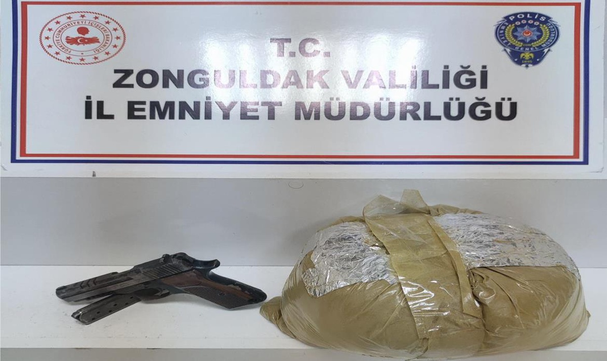 Zonguldak\'ta uyuşturucu operasyonunda yakalanan 4 zanlıdan 3\'ü tutuklandı