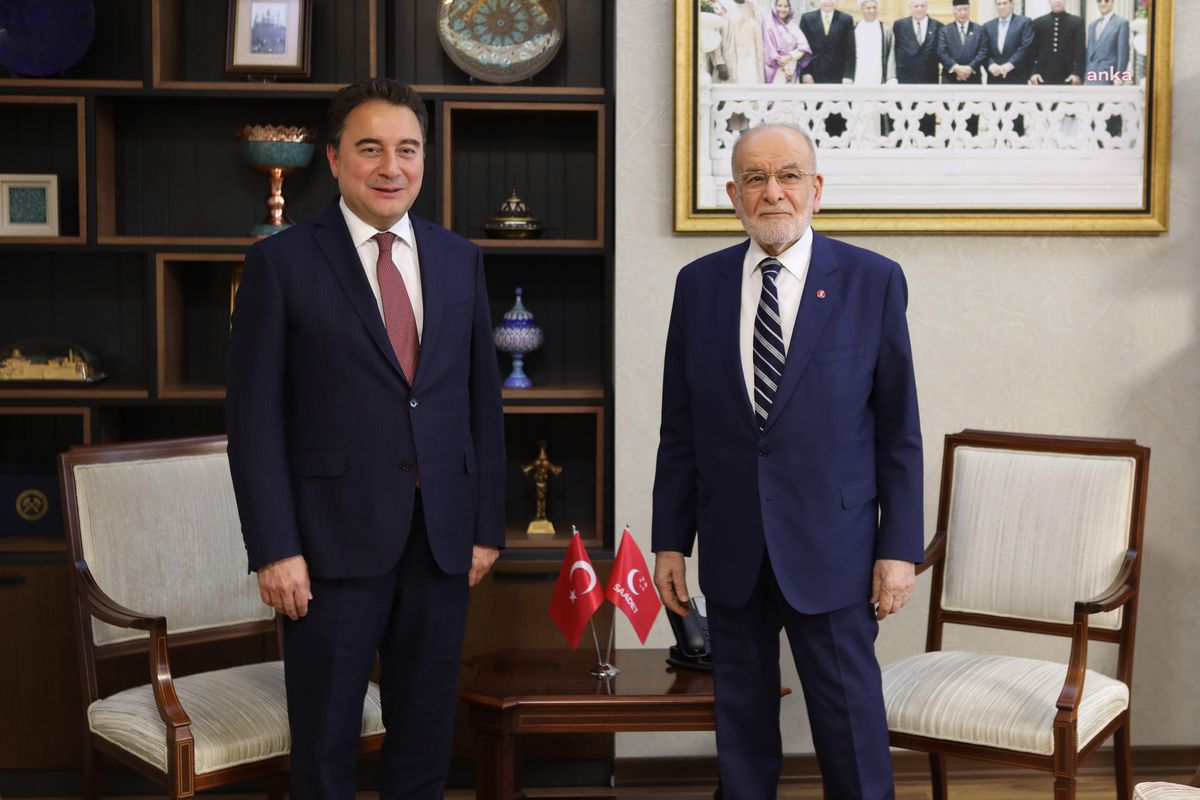 Babacan\'dan Karamollaoğlu\'na geçmiş olsun ziyareti