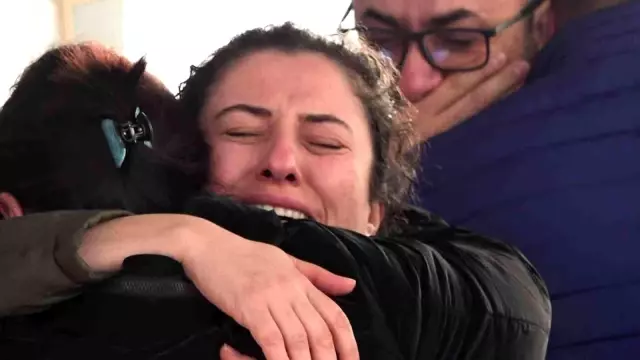 Boğaz ağrısı sebebiyle hastaneye gitti! 7 yaşındaki kız bir anda fenalaşıp öldü: Beni yavrumun yanına alın