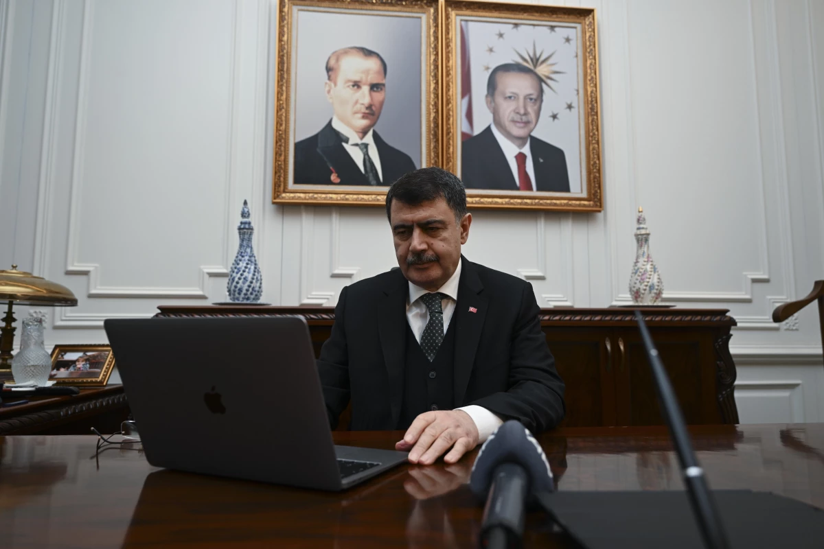 Ankara Valisi Şahin AA\'nın "Yılın Fotoğrafları" oylamasına katıldı