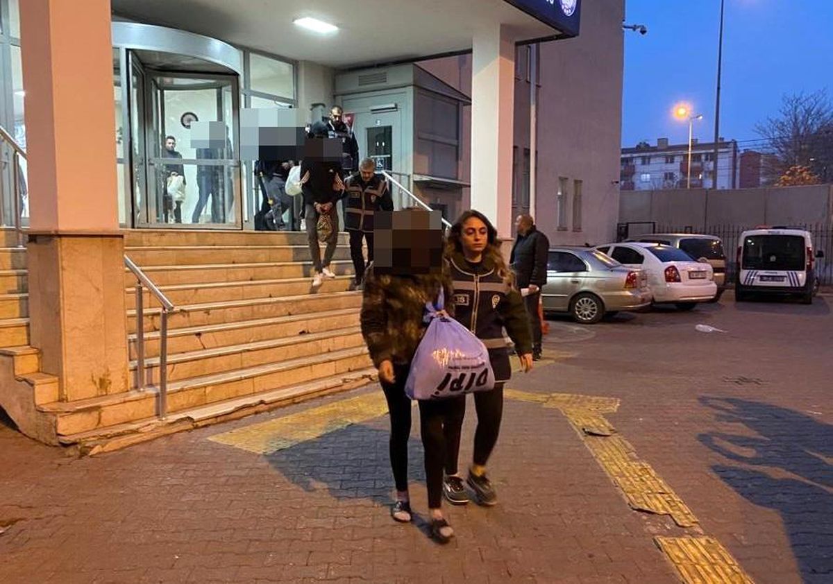 Aranan şahıslara operasyon: 22 gözaltı