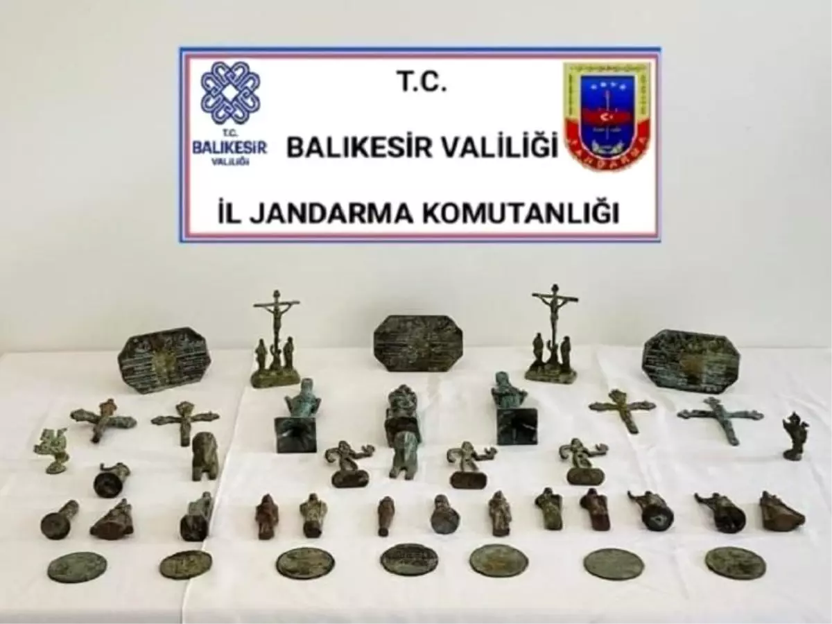 Balıkesir\'de jandarmadan tarihi eser ve hırsızlık operasyonu
