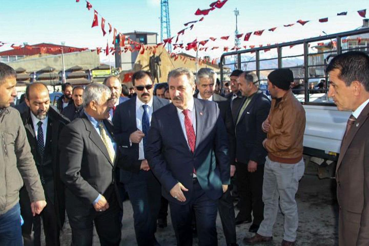 BBP Genel Başkanı Destici, Başkale\'de esnafı ziyaret etti