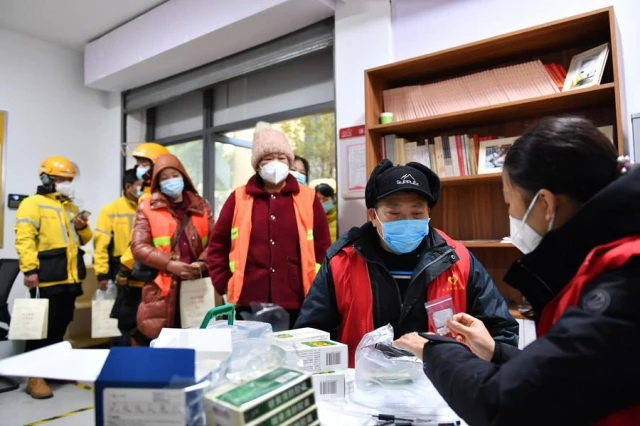 Changsha'da Temel Çalışanlara İlaç Paylaşma Hizmeti Sunuldu