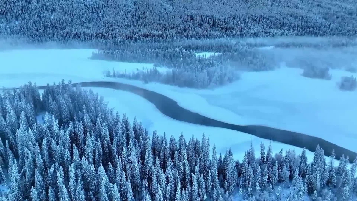 Çin'in Kuzeybatısındaki Xinjiang'da Bulunan Kanas'ta Kış Manzarası