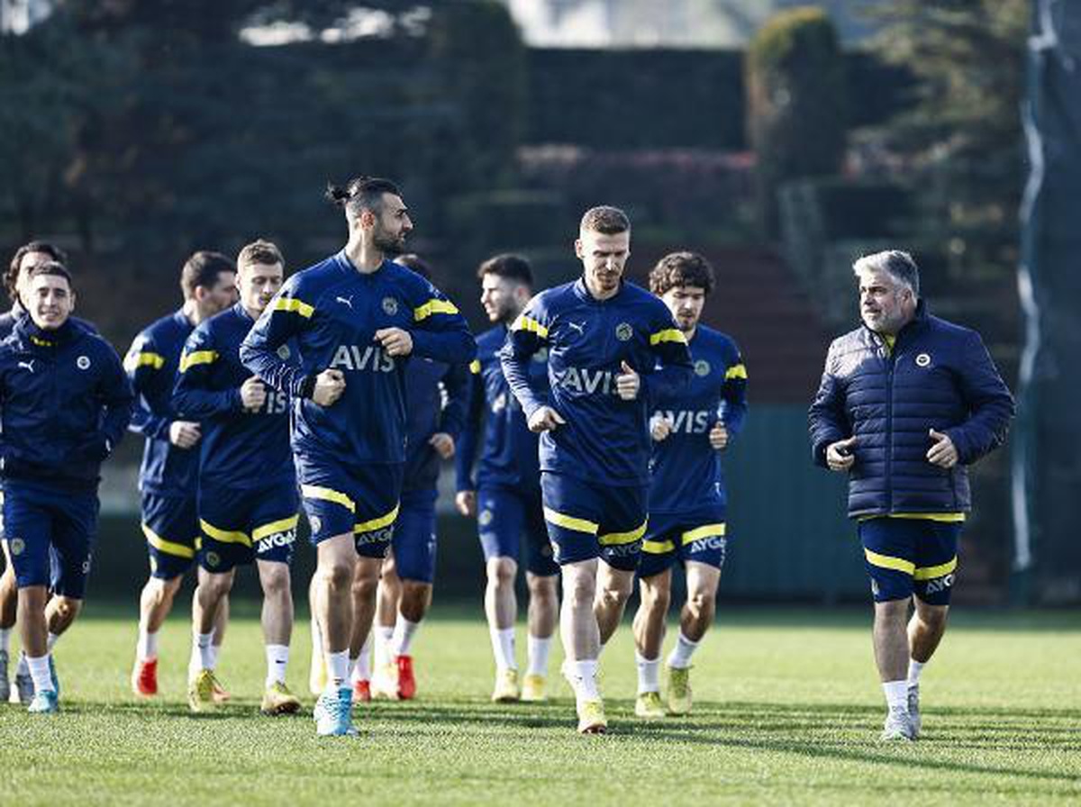 Fenerbahçe\'de Antalyaspor maçı hazırlıkları sürüyor