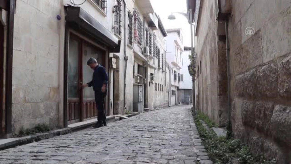 GAZİANTEP - Bağlama ustasının yaptığı "tar" öğrencilere eğitimlerinde kolaylık sağlıyor