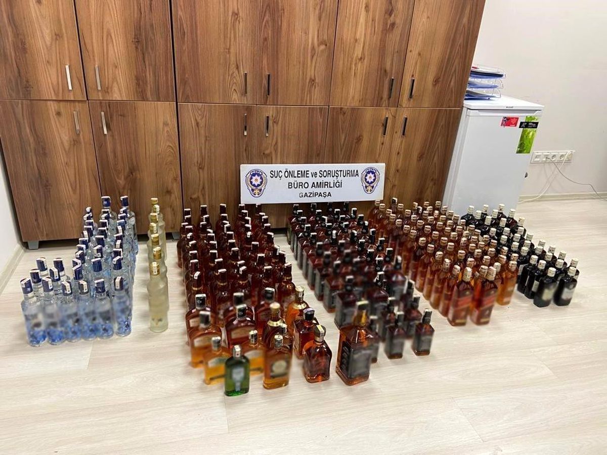 Gazipaşa\'da kaçak ve sahte alkol operasyonu: 3 gözaltı
