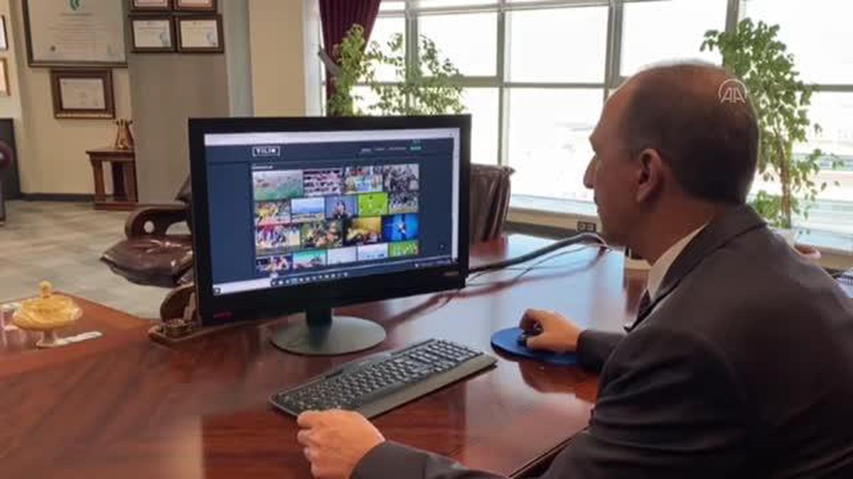 KAEÜ Rektörü Karakaya, AA'nın 'Yılın Fotoğrafları' oylamasına katıldı