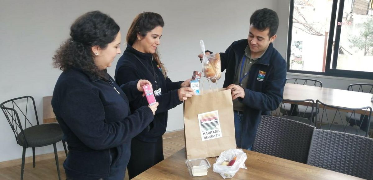 Marmaris Belediyesi\'nden Çocuklara Haftalık Beslenme Çantası
