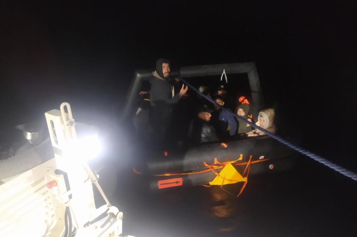 Muğla açıklarında 11 düzensiz göçmen kurtarıldı