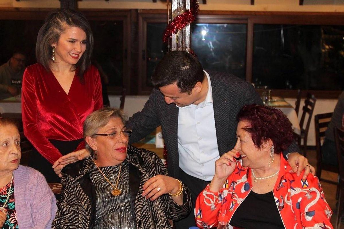 Muğla\'da yaşlı çınarlar yemekte bir araya geldi