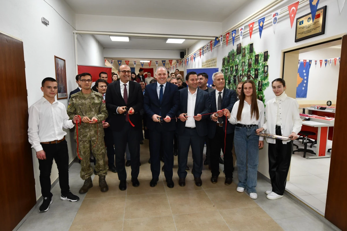 Türk askerinden Kosova\'ya eğitim alanında destek