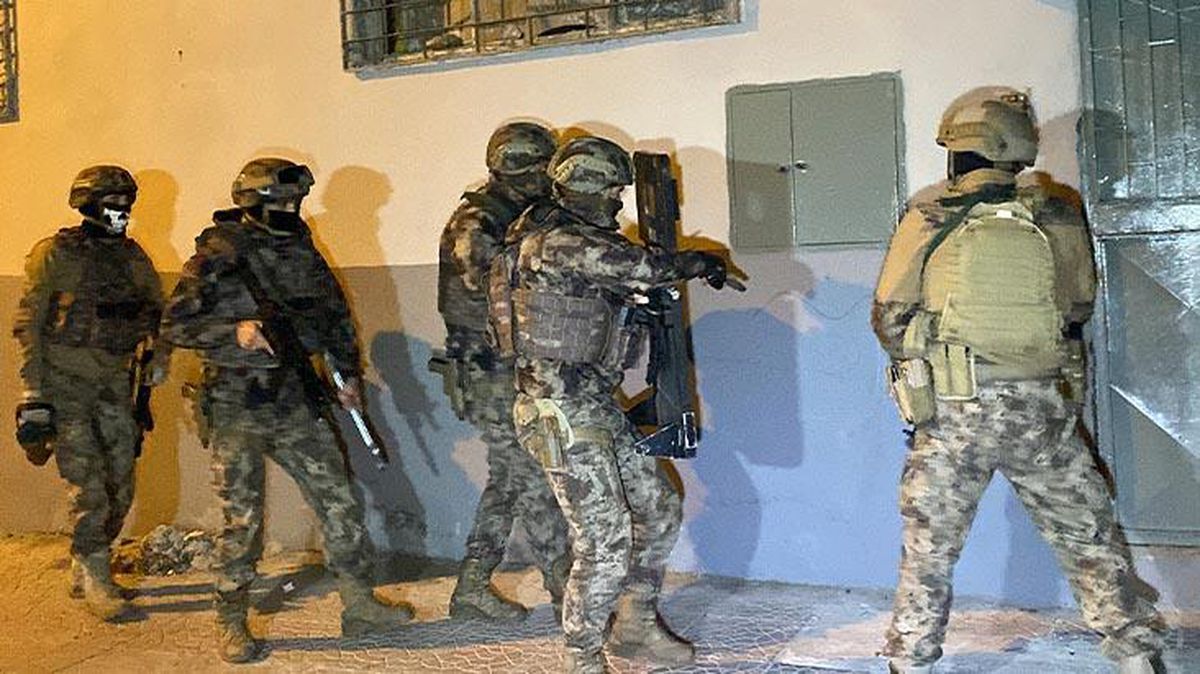 Yılbaşı öncesi DEAŞ'a şafak operasyonu! Koçbaşı ile girip didik didik aradılar