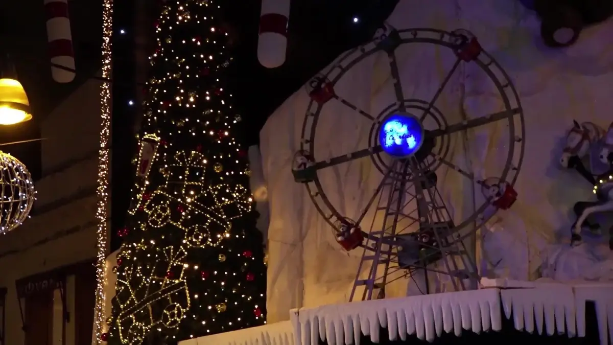 Yılbaşı Temalı Ürünler İstanbul\'daki Şekerci Dükkanlarını Aydınlatıyor